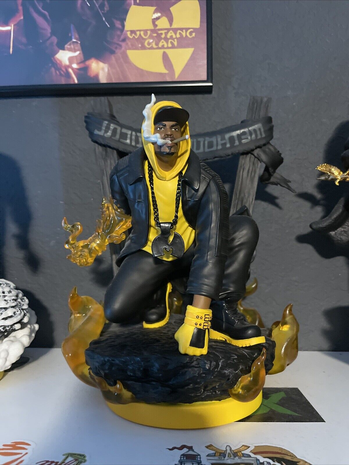 Concrete Jungle Method Man Statue Killa Bee Variant. Super Rare SIGNED