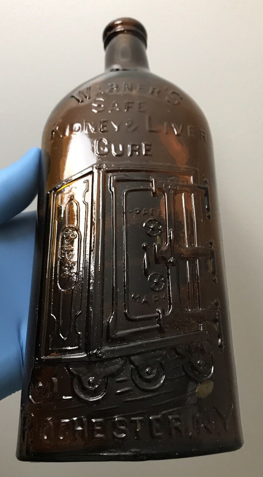 Antique Warner's Safe Kidney & Liver Cure Bottle c. 1890 PRIVY DUG