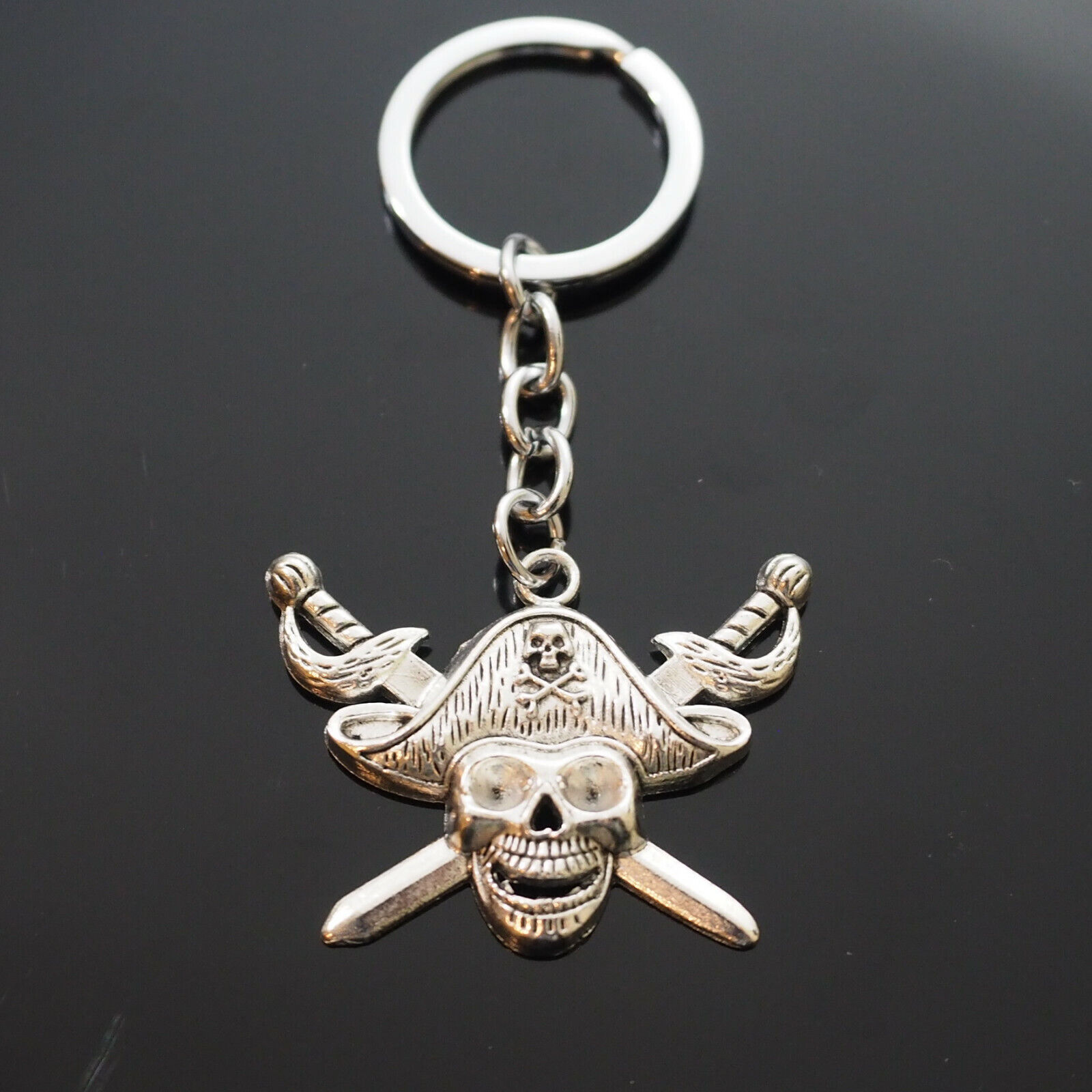 Pirates Skull Jolly Roger Cross Swords Cross Bone Pirate Hat Metal Keychain Gift