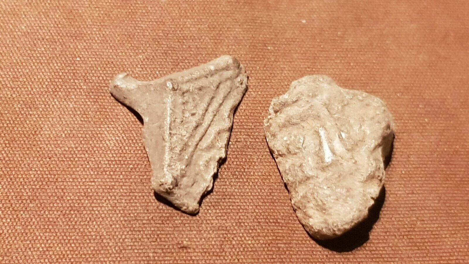 Two nice detailed Roman ring parts/bezels, Please read description L116w