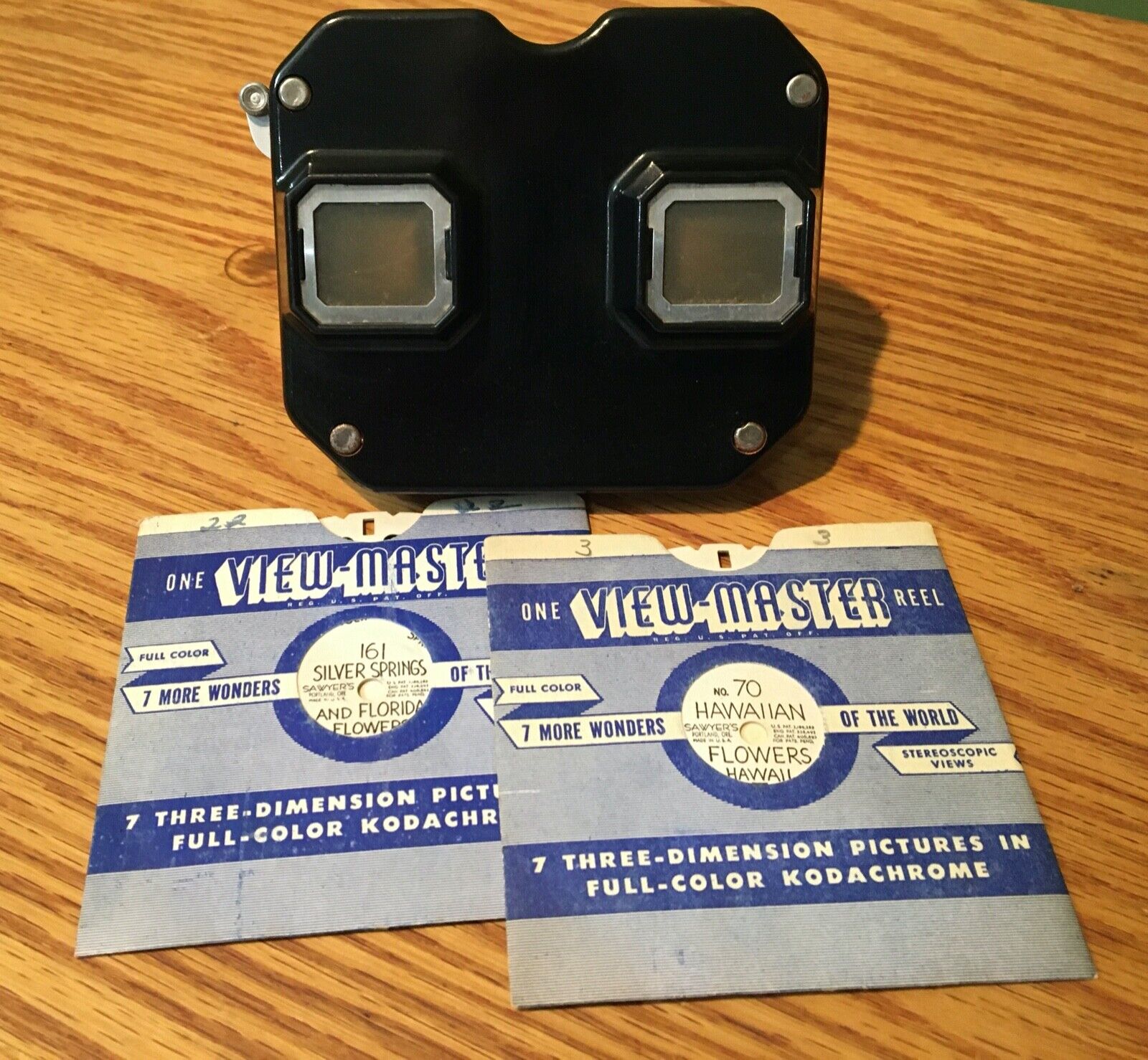 Viewmaster Model C, exc, and 2 Reels