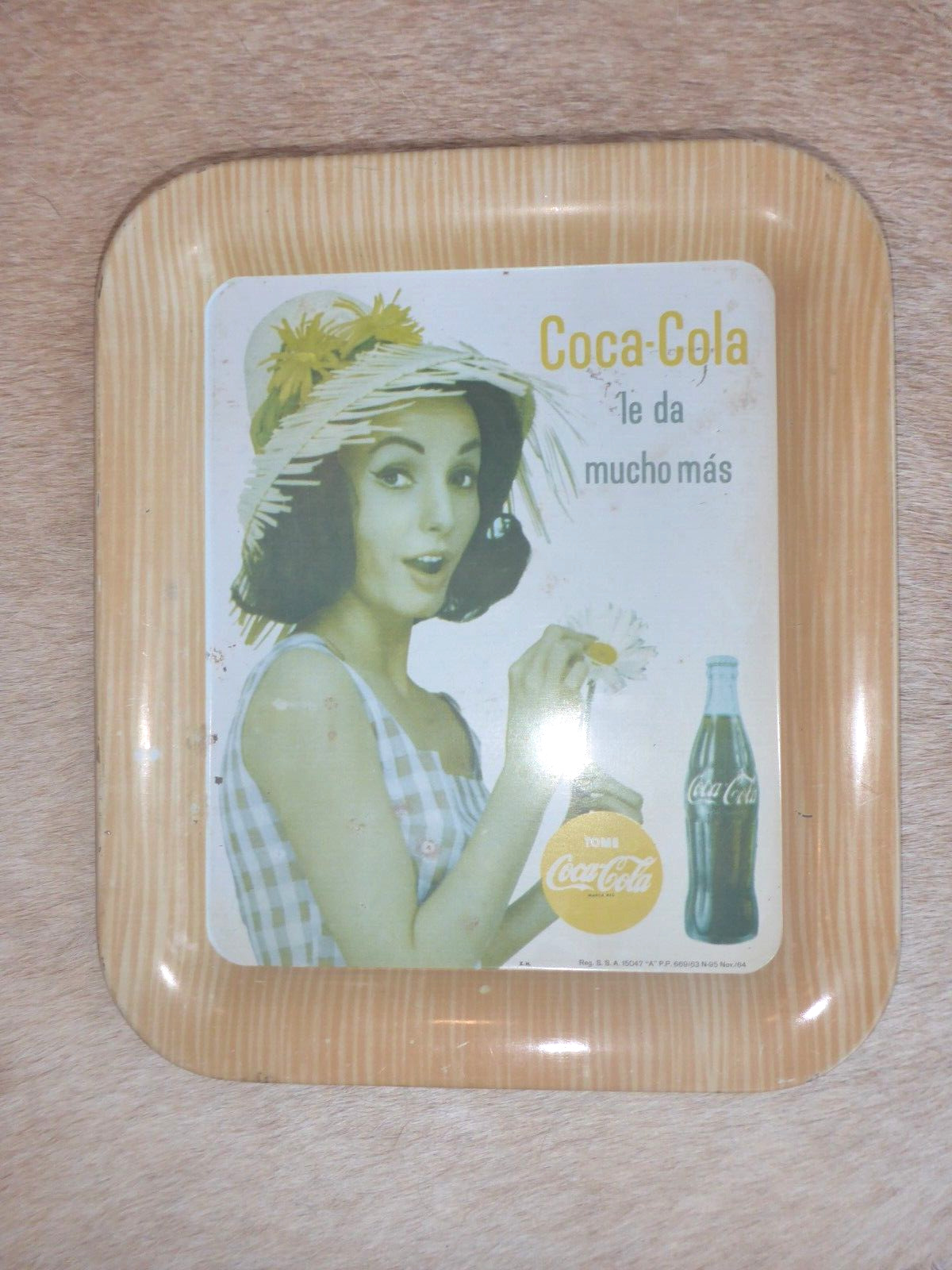 Vintage 1964 SPANISH Advtg Coca Cola Girl Metal Serving Tray 6.5