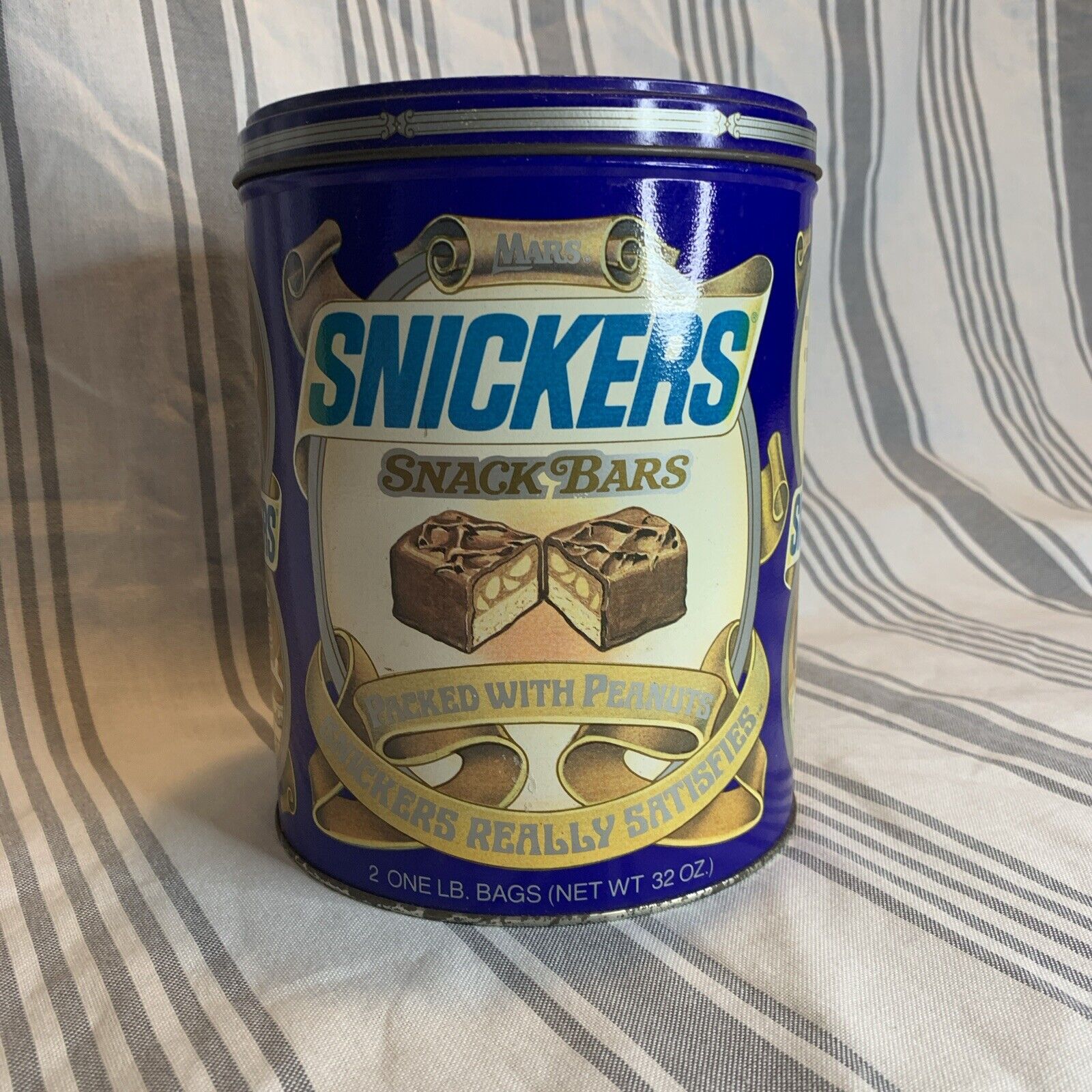 VINTAGE 1985 MARS EMPTY SNICKERS SNACK BARS TIN COLLECTIBLE CANISTER