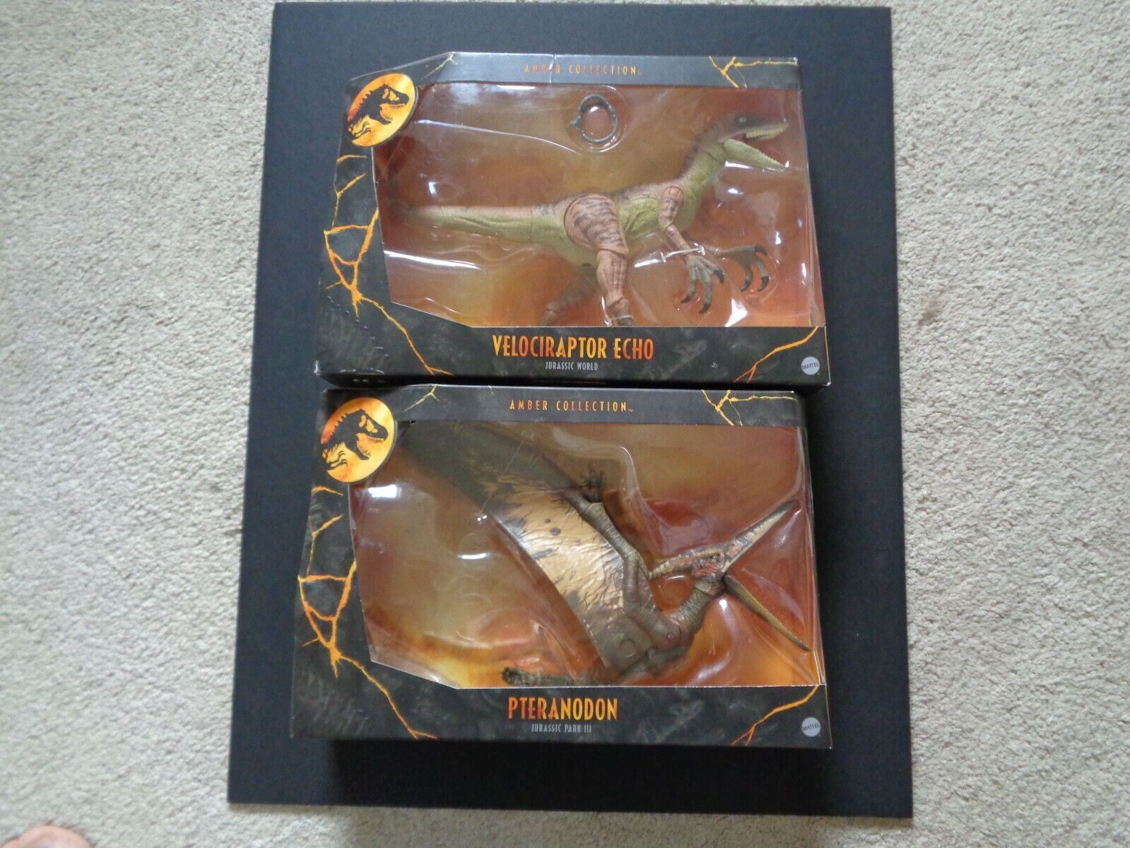 Amber Collection Velociraptor Echo and Pteranodon (Dinosaurs)
