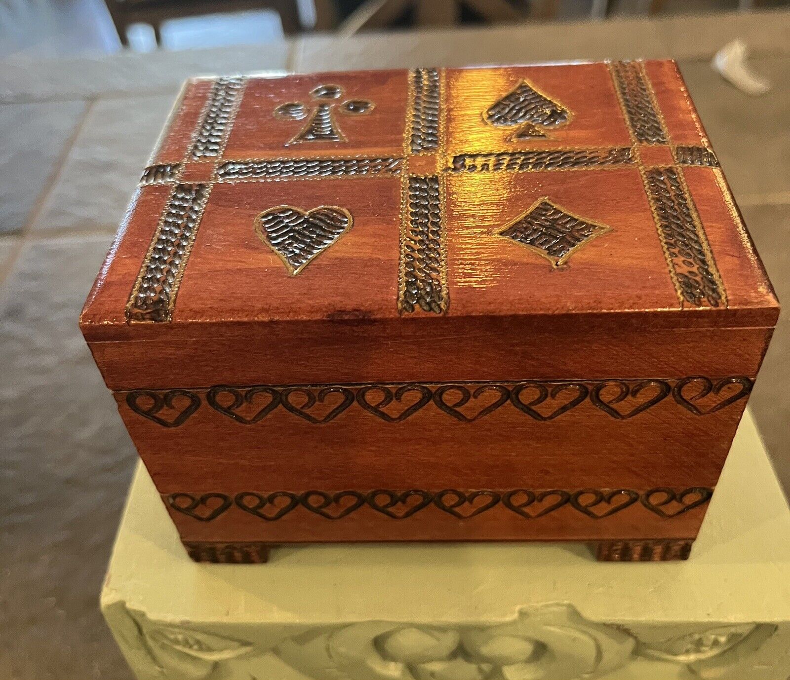 Vintage Hand Carved Wood Footed Card Jewelry Trinket Box                      A1