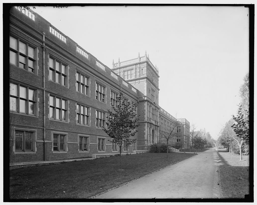 1905 Photo of Laboratories of pathology pharmacology and physiology University o