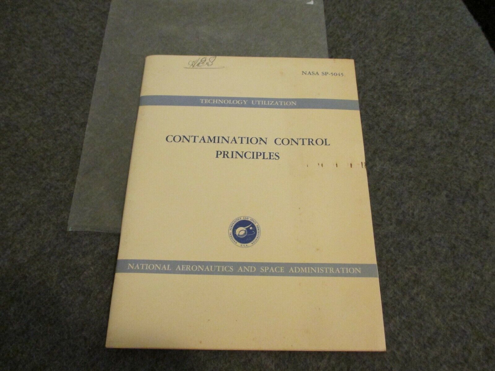 1967 NASA APOLLO/SATURN V ROCKET CONTAMINATION CONTROL PRINCIPLES BOOK - 55pgs