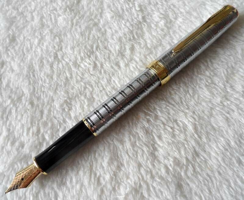 Outstanding Parker Pen Sonnet Series Silver/Gold Clip Medium Nib Fountain Pen