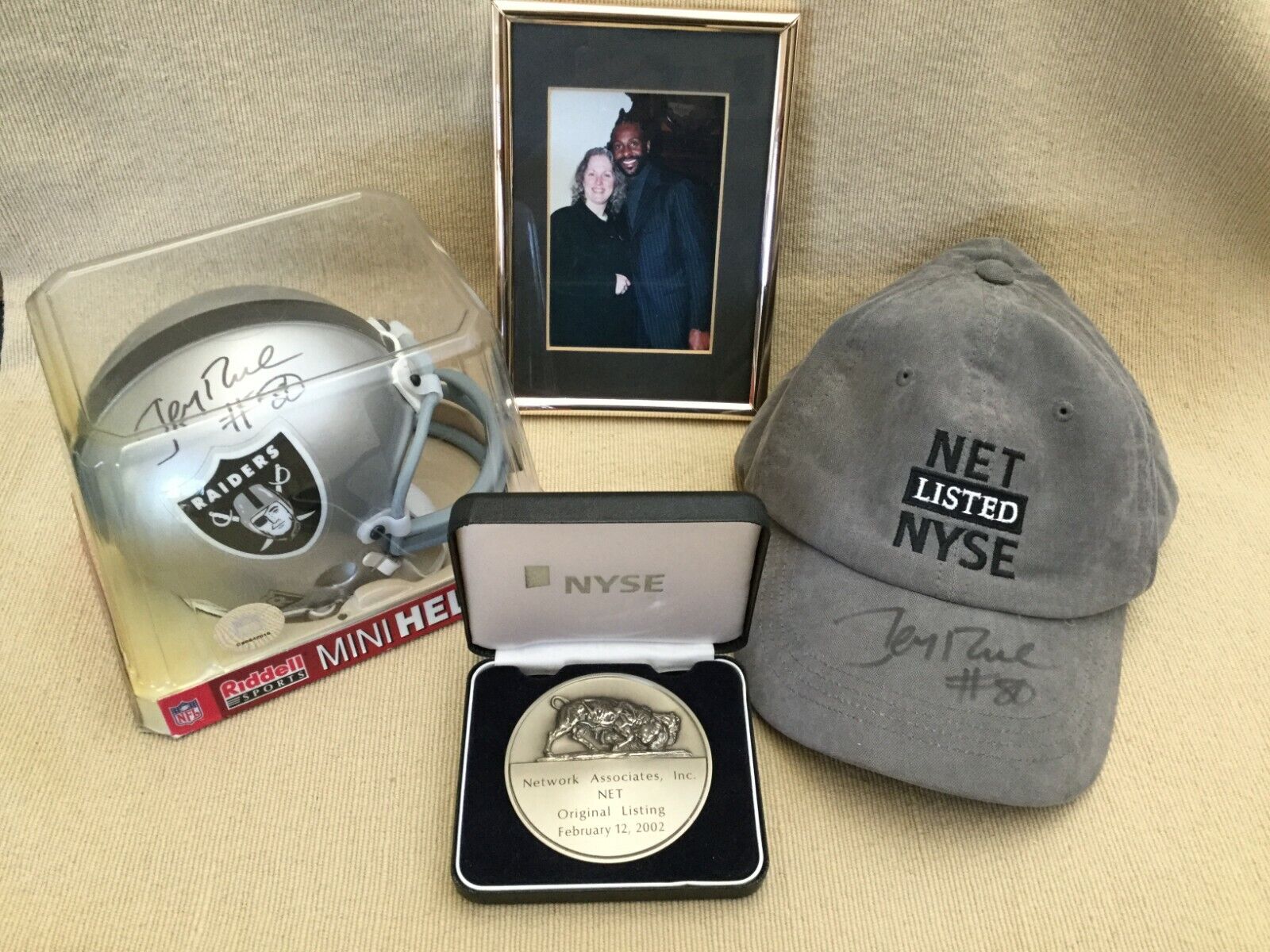 NET Network Associates NYSE Listing•COIN, JERRY RICE-Signed CAP & HELMET & PHOTO