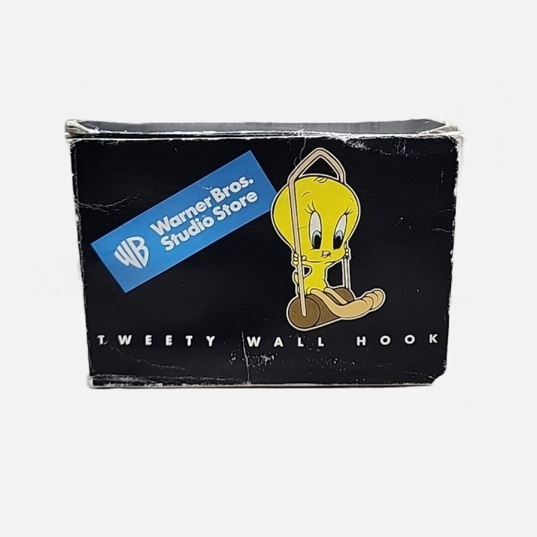 Tweety Looney Tunes,porcelain Wall  Hook  vintage 1997 warner bros studios.