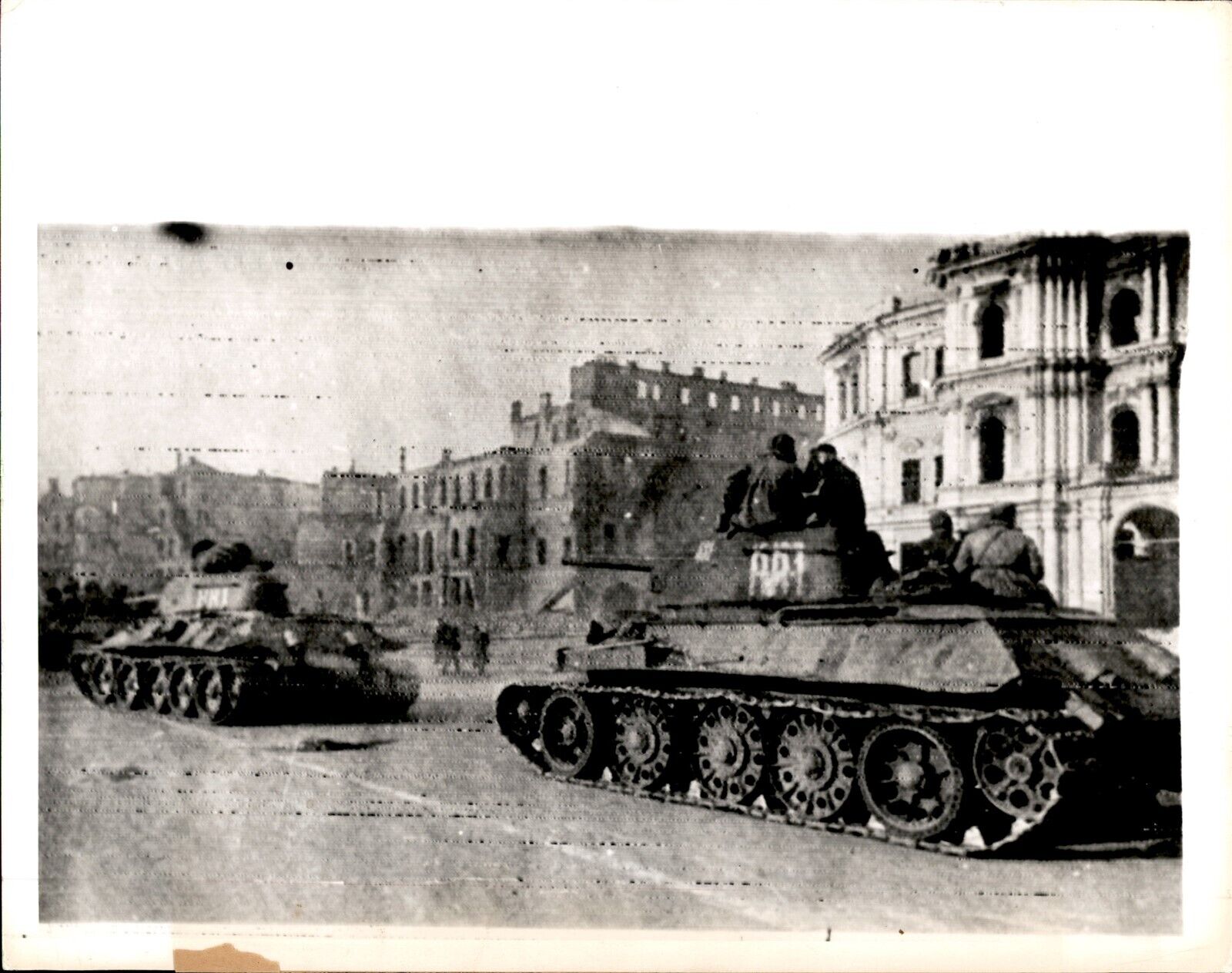 LD331 1943 ACME Wire Photo HUGE SOVIET TANKS RED ARMY RUMBLES INTO KIEV WWII