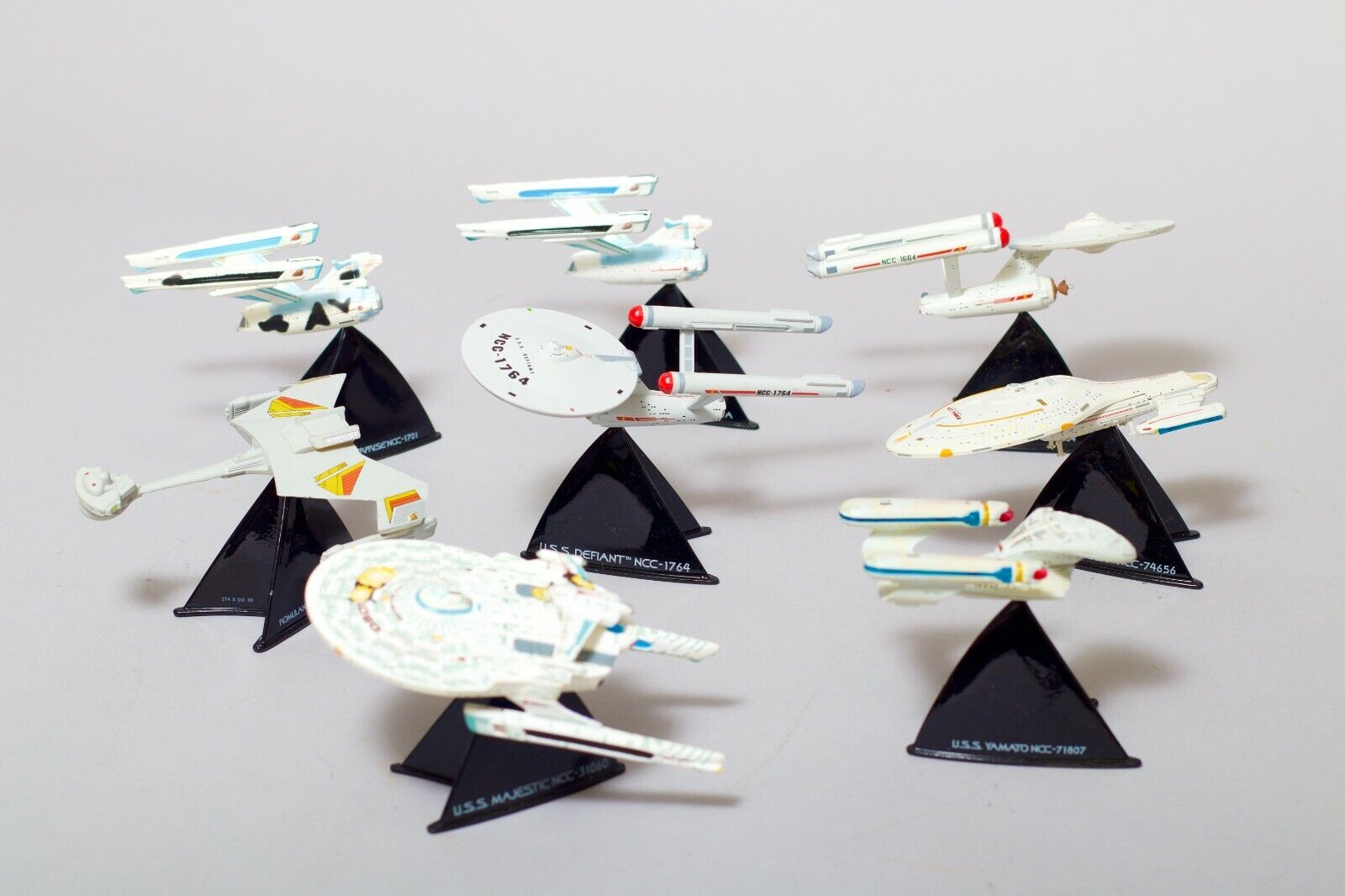 Star Trek Johnny Lightning RC2 Starship Space Ship Figure Lot Of 8