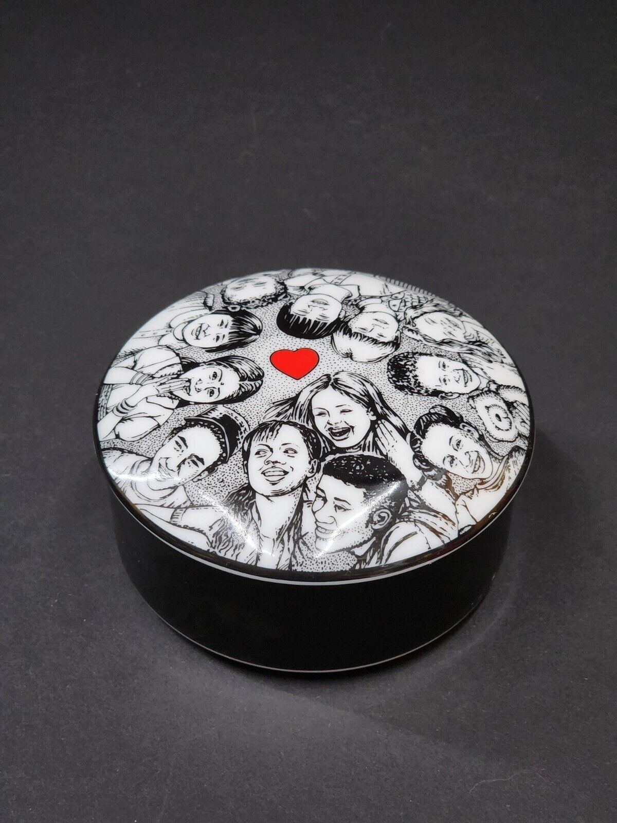 Tiffany&Co. Andre Agassi Trinket Box Black Heart Unity Charity Porcelain 4” 2003
