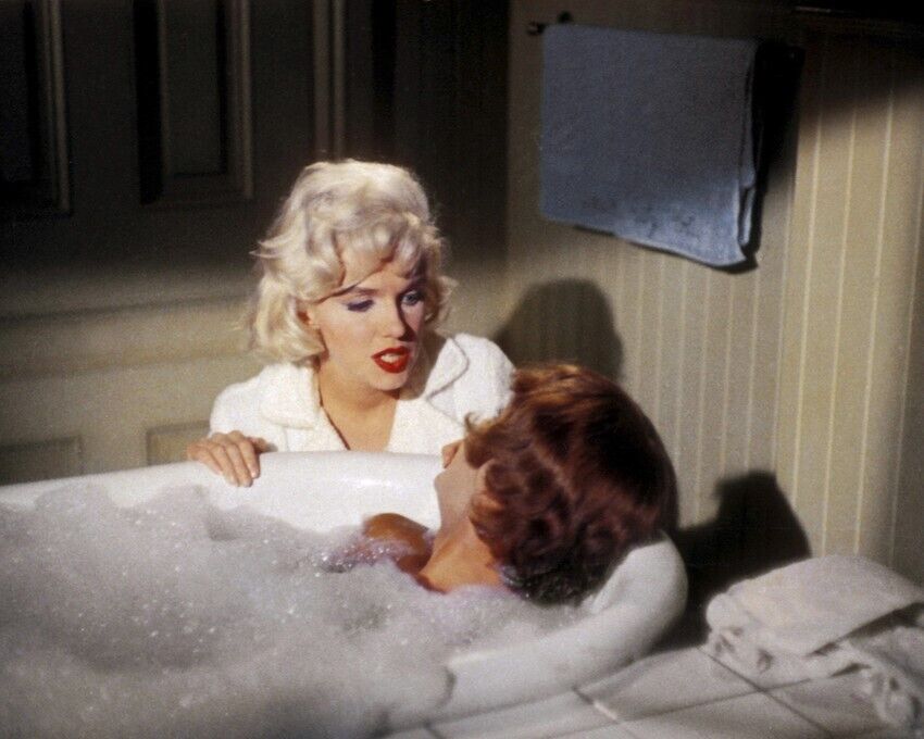 Marilyn Monroe and Tony Curtis in Some Like It Hot in bathtub 24x30 Poster