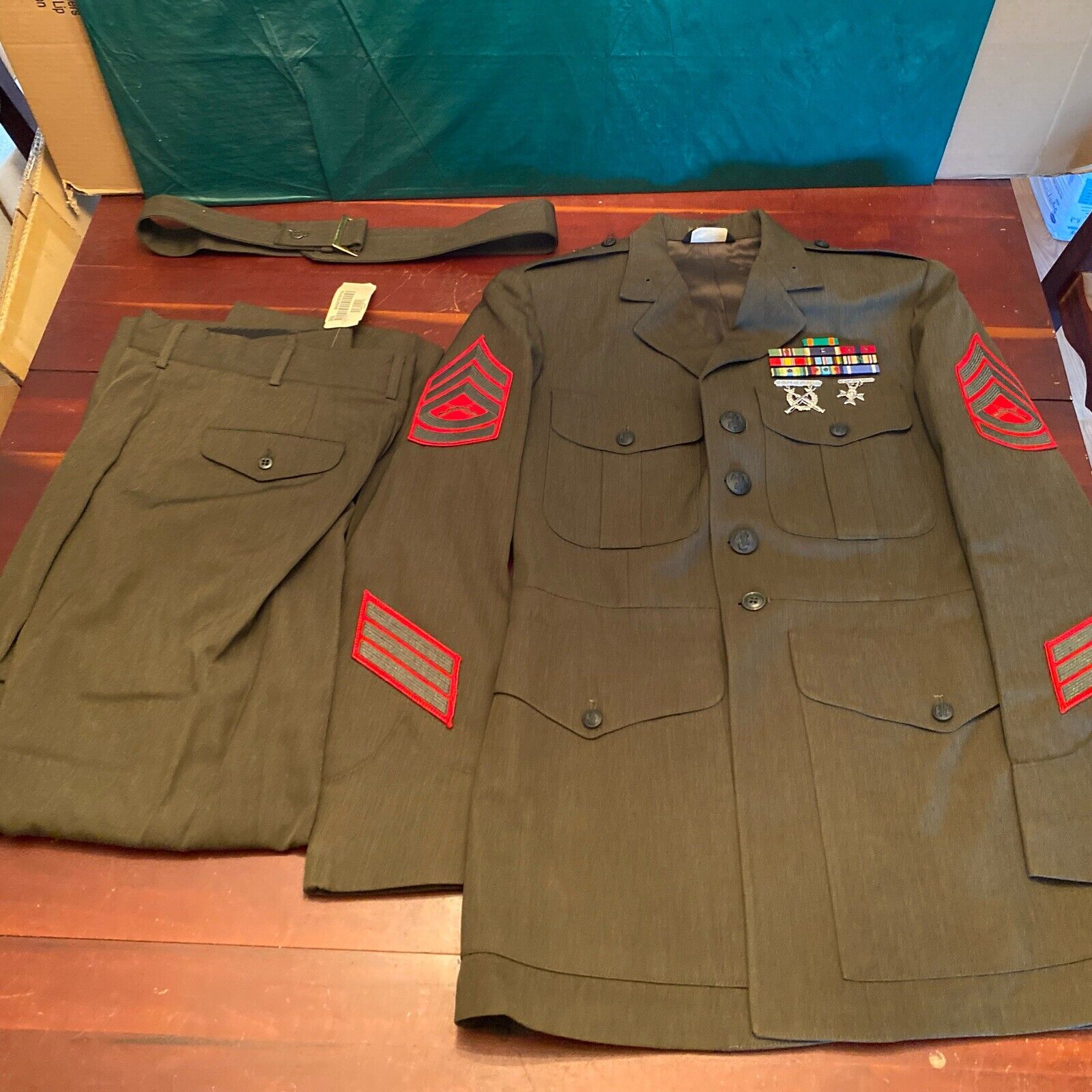 USMC / US Marines Green Dress Uniform W/Extras Rifle Expert 42L Coat 35L Pants