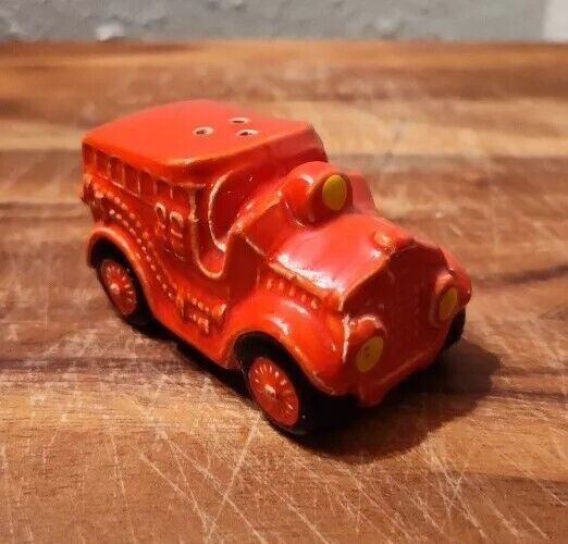 Vintage 1989 Fire Engine ceramic pepper shaker 3\