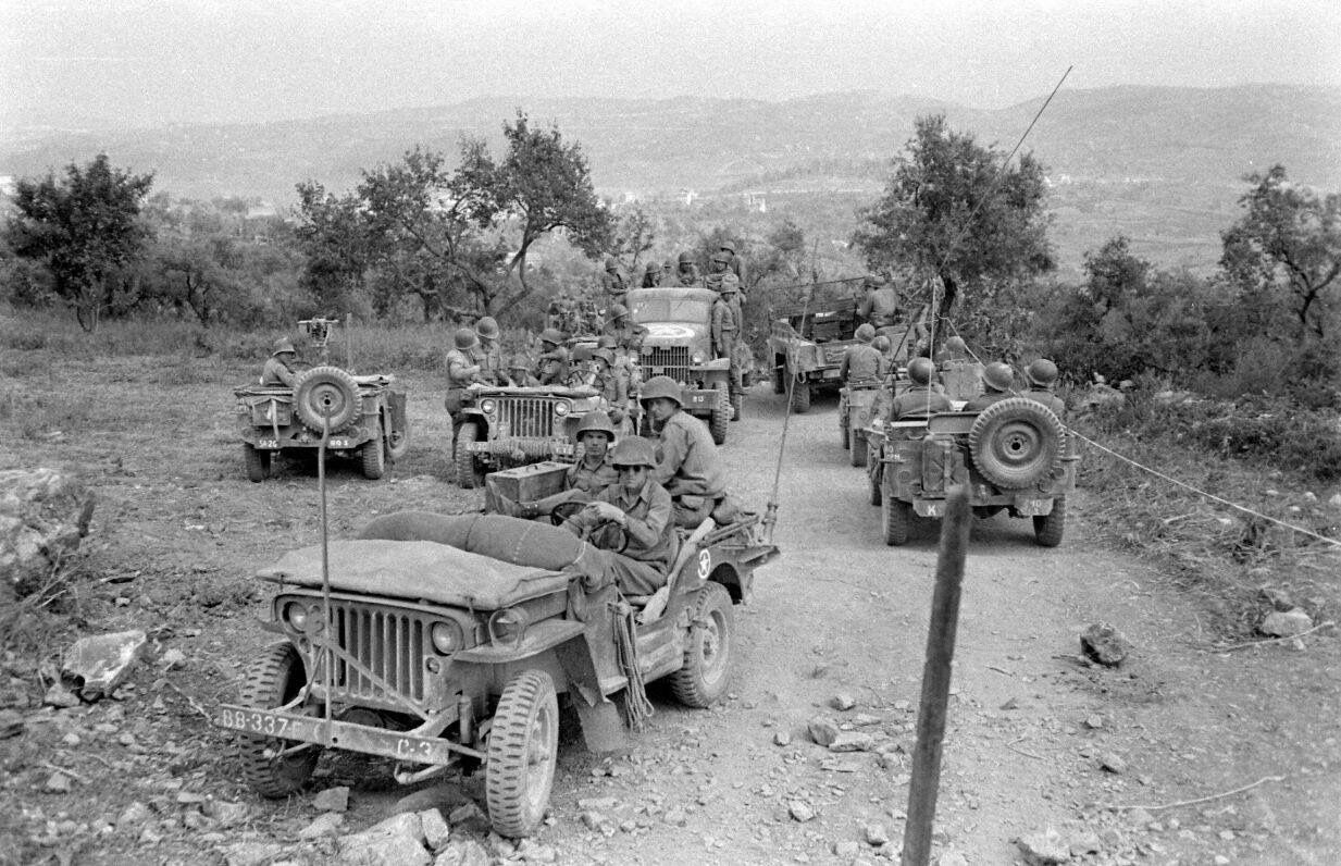WW2 Photo WWII US Army 10th Mountain Division Jeeps and Trucks Italy 1944 / 1391