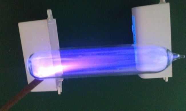 Nitrogen gas ampoule, purity 99.9993% element sample