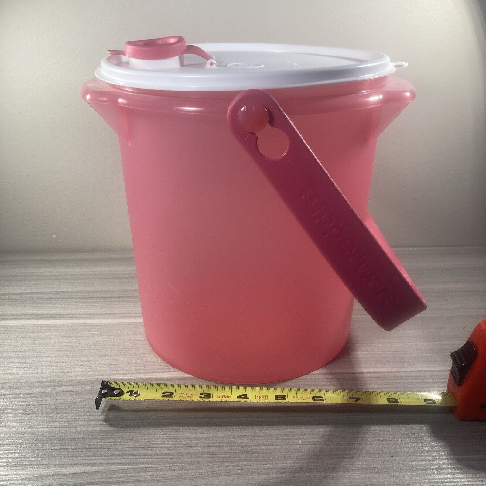 Tupperware Picnic Bucket w/ Handle  w/ Matching Seal 5L/5.3qt Pink New  