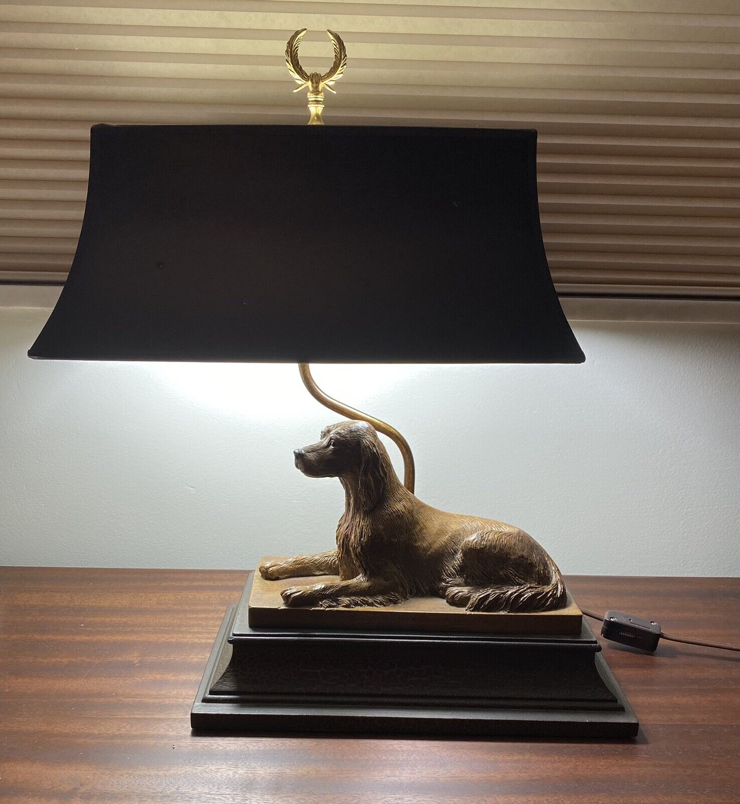 Vintage Nice Irish Setter Hunting Dog Desk Lamp On Base (wood?) WORKS Deco Rare