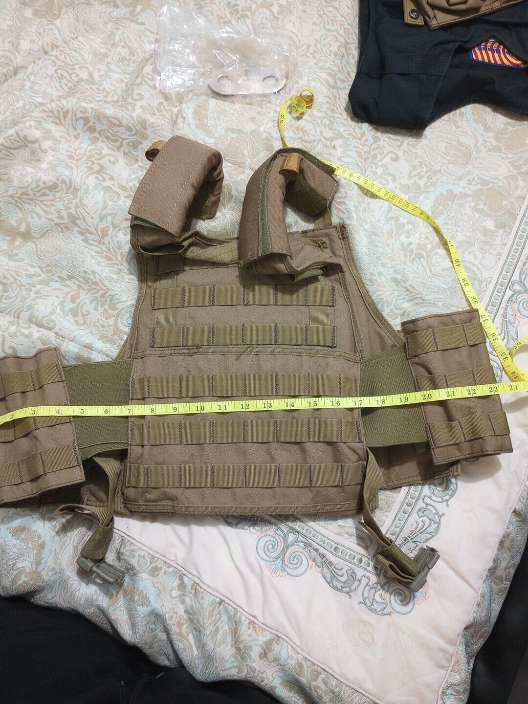 Military bullet proof vest with plates