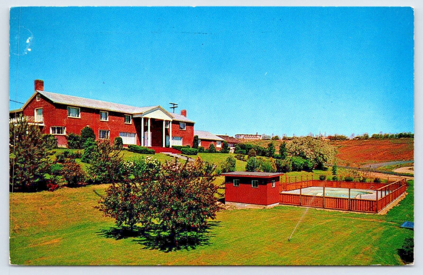 Hilltop Manor Motel Near Pendelton Oregon Advertising Postcard c1960 A16