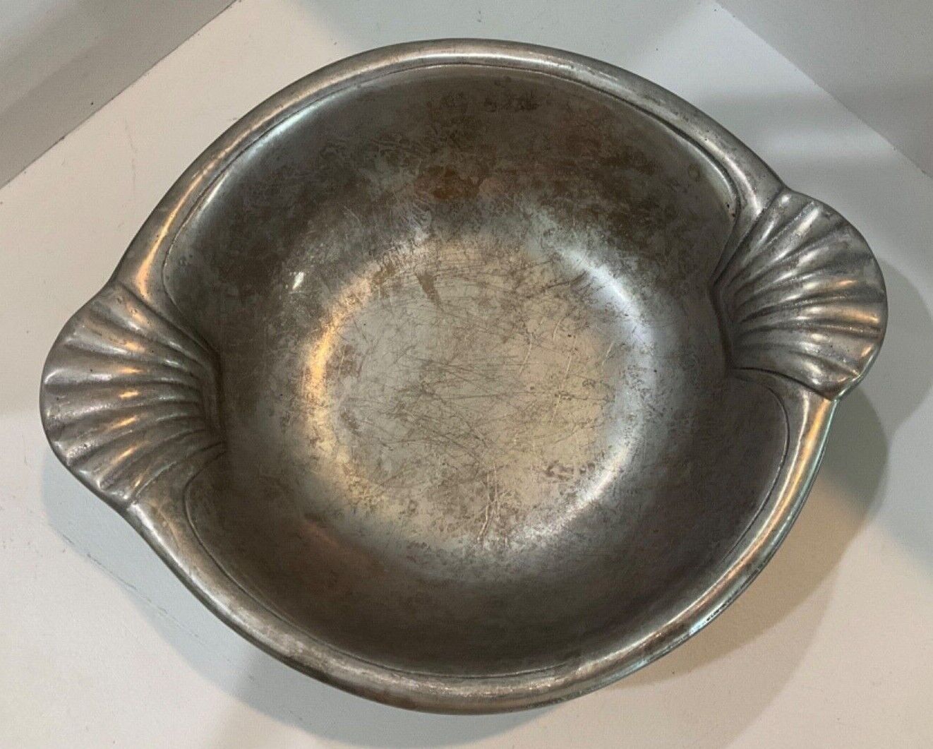 The Wilton Co Heavyweight Pewter Bowl Serving Dish Approx 9.75 X 8.25 Inches RD1