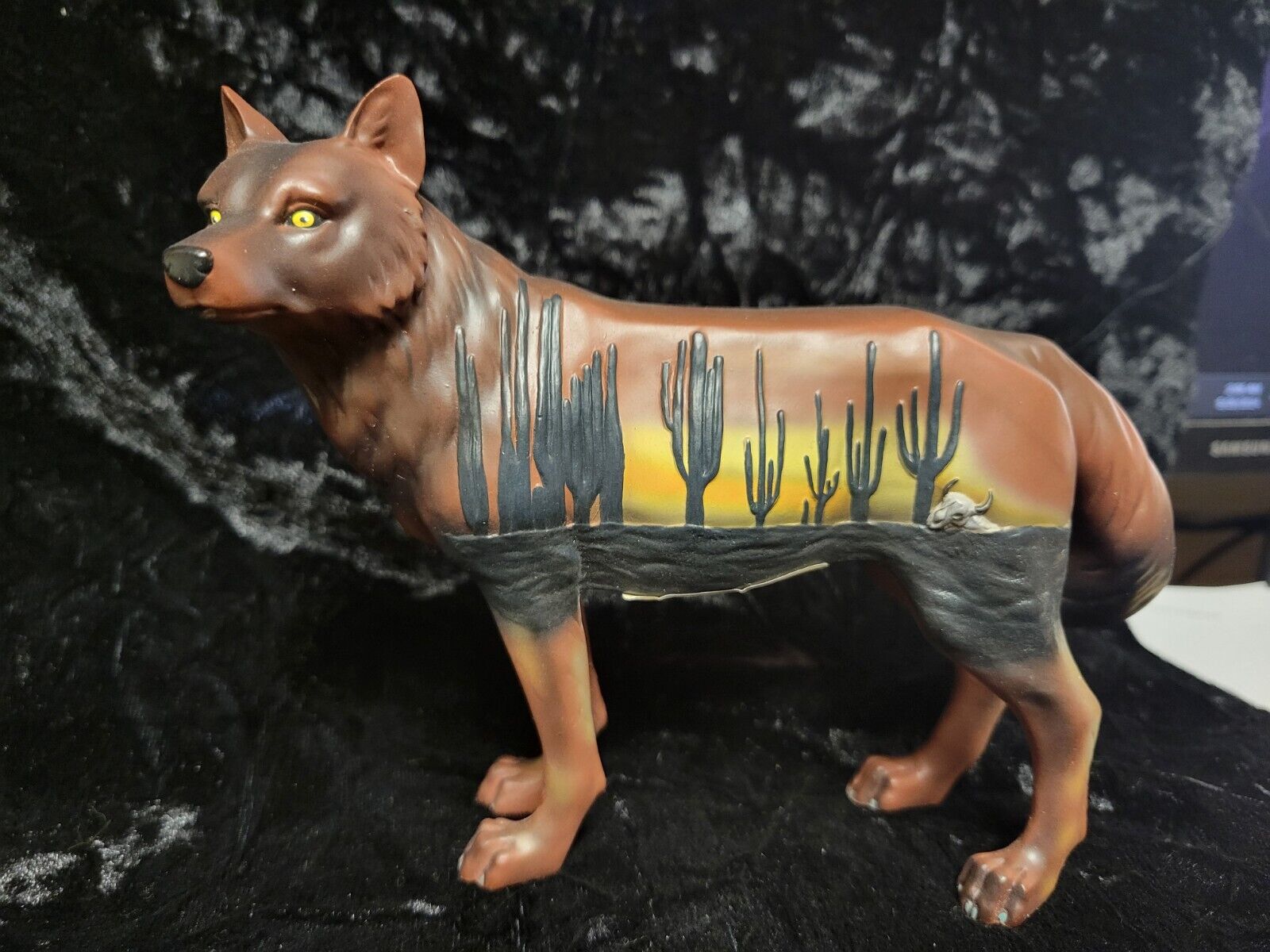 Call Of The Wolf Desert Wolf #14109 Westland Giftware 2004