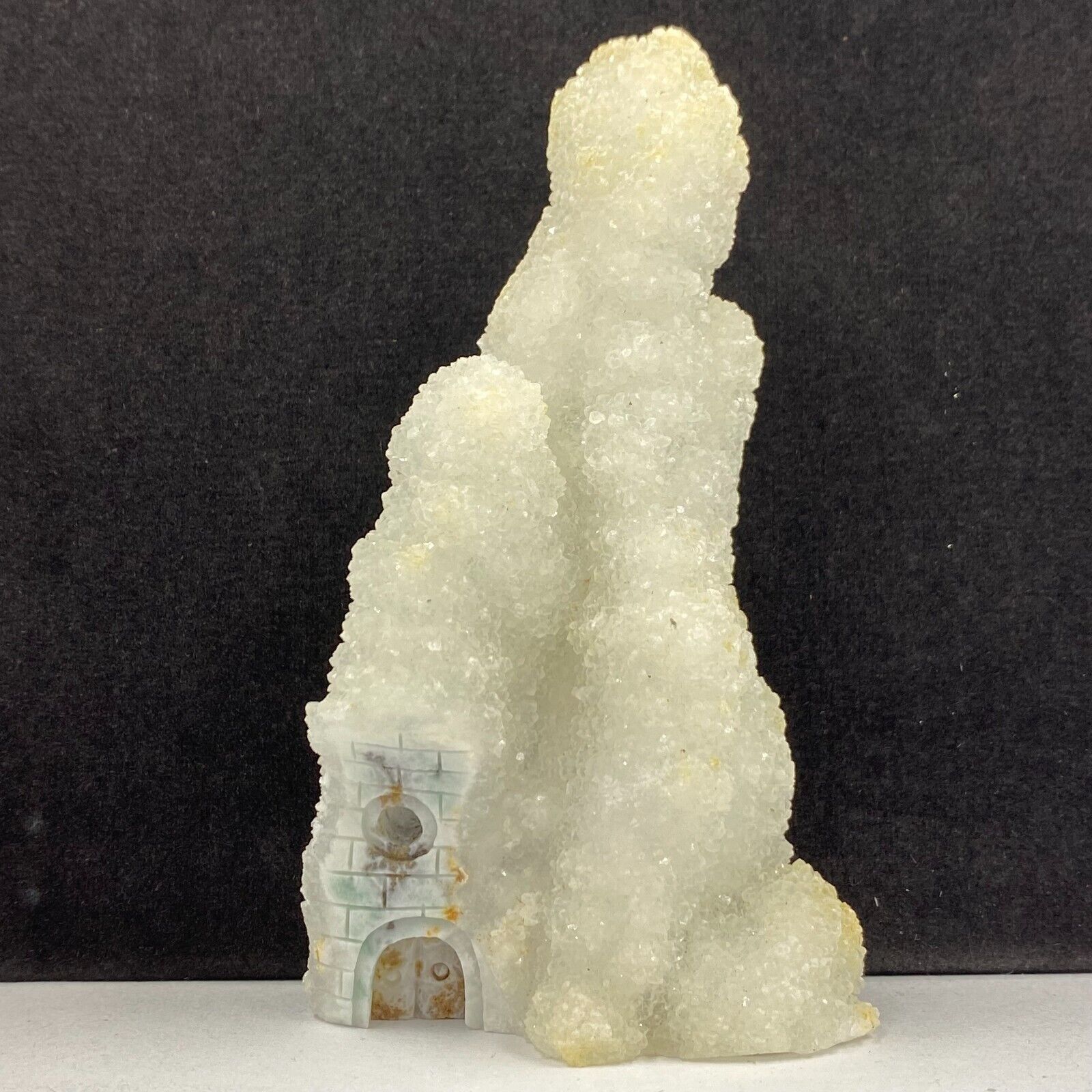 263g Natural quartz crystal cluster mineral specimen, hand-carved the house gift
