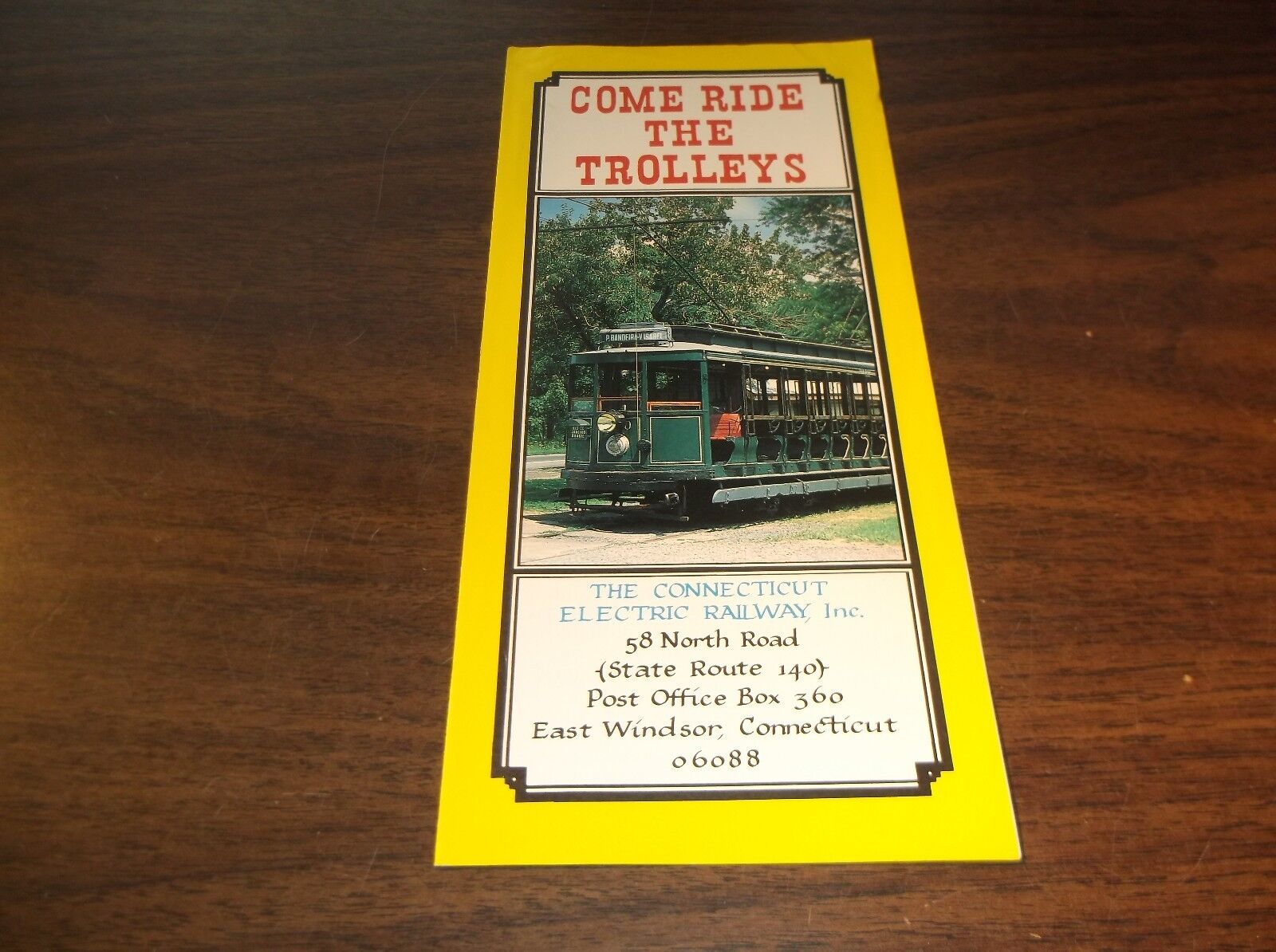 CONNECTICUT ELECTRIC RAILWAY TROLLEY MUSEUM UNDATED TIMETABLE AND BROCHURE