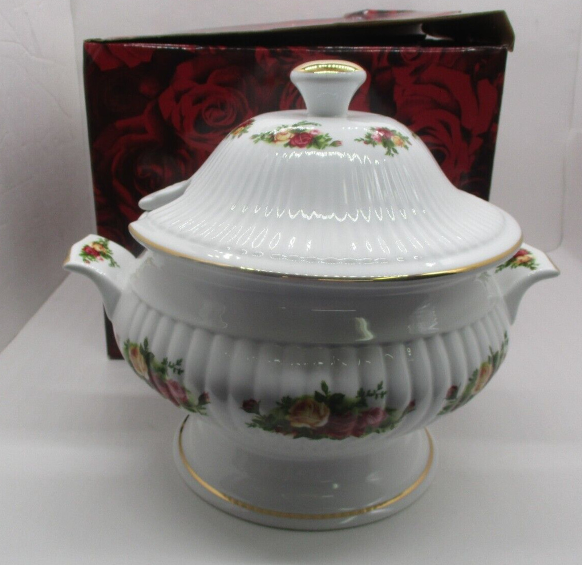 Royal Albert Old Country Roses Soup Tureen , Covered Vegetable Dish MIB