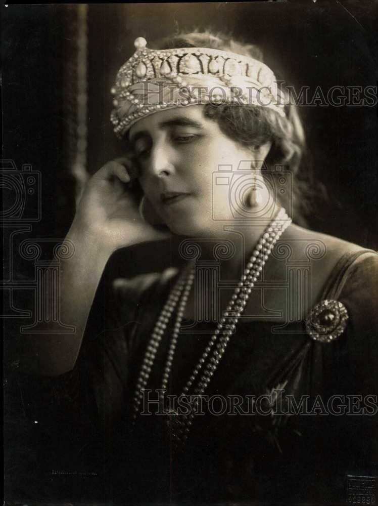 1927 Press Photo La reine Marie de Roumanie in Royal Crown and Pearls