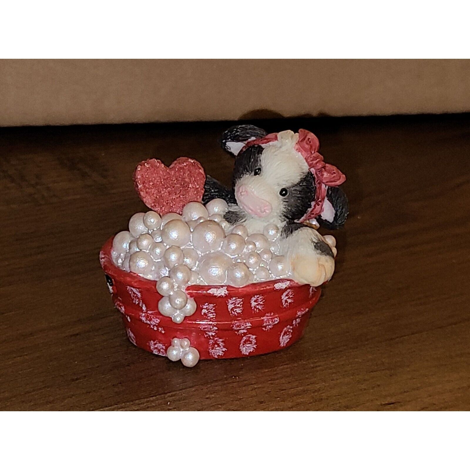 Mary\'s Moo Moos Bubbling Over with Love Figurine #104736 in Bucket Bubble Bath