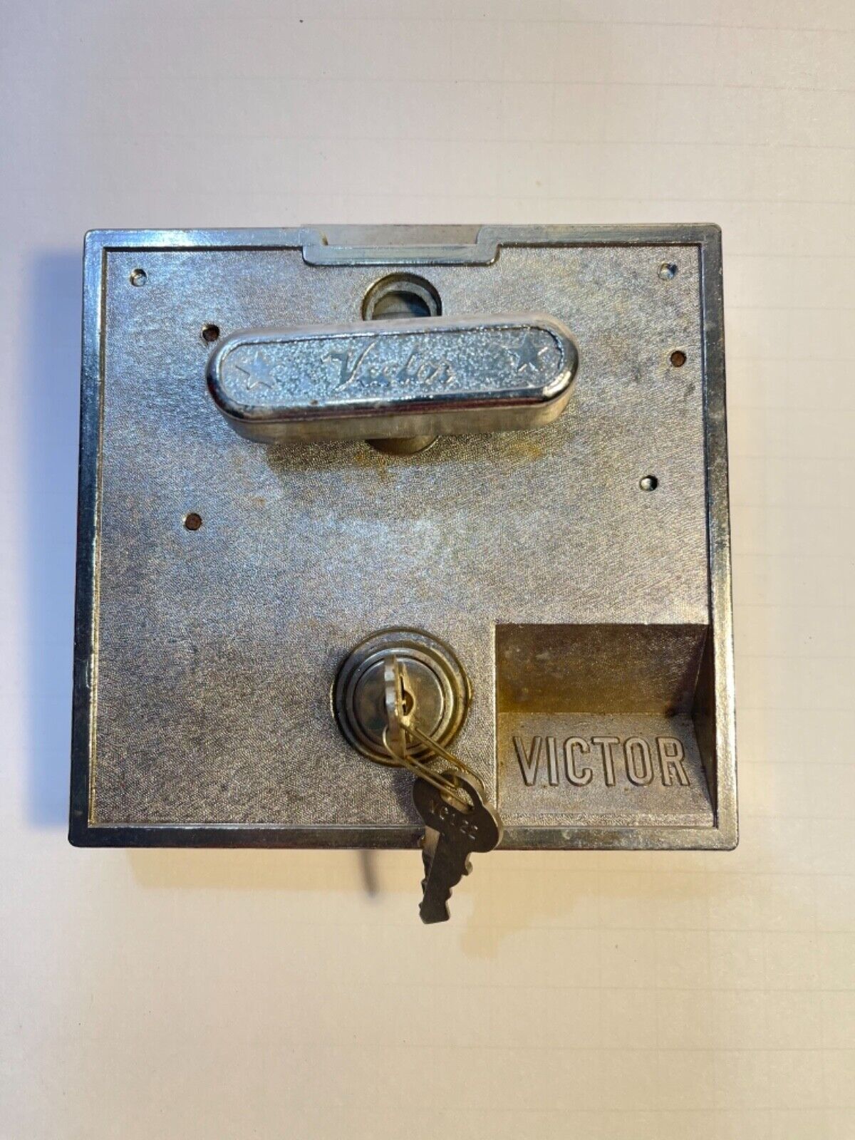 Vtg Lock And Key & Panel~Door~Victor Pool Billards Tables - Coin Operated~V2-10