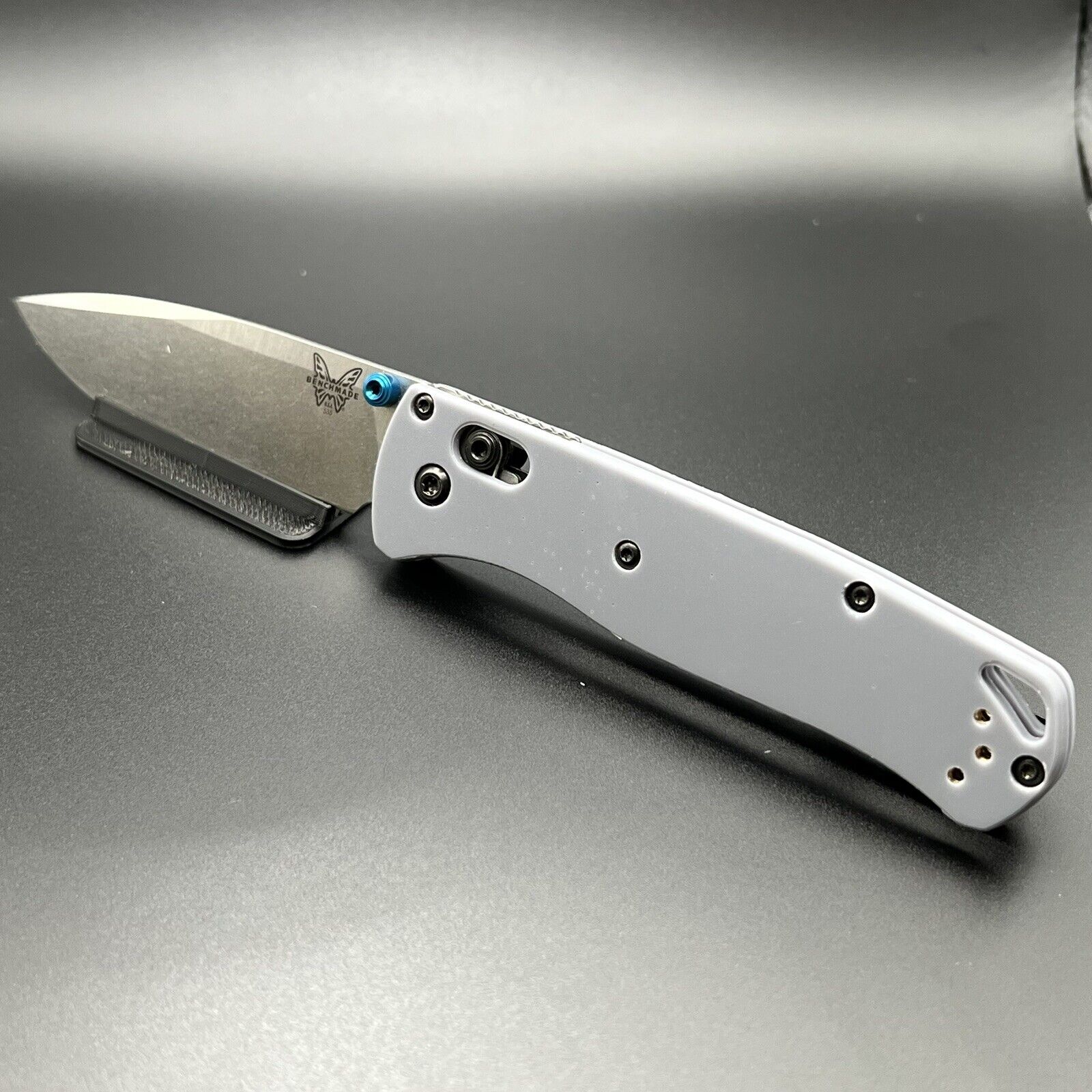 Benchmade Bugout 535 Scales GREY -COLOR CHANGING- Changes color with temperature