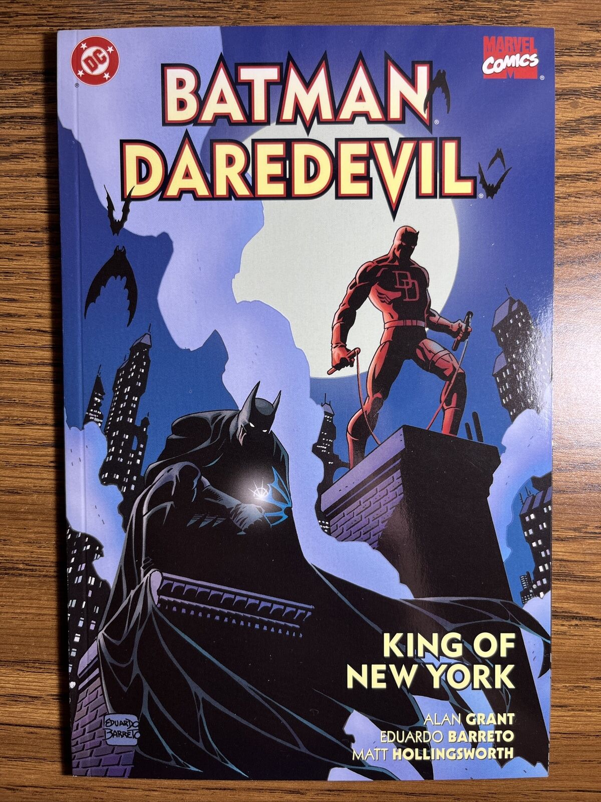 BATMAN DAREDEVIL KING OF NEW YORK 1 HIGH GRADE TPB MARVEL / DC COMICS 2000 L