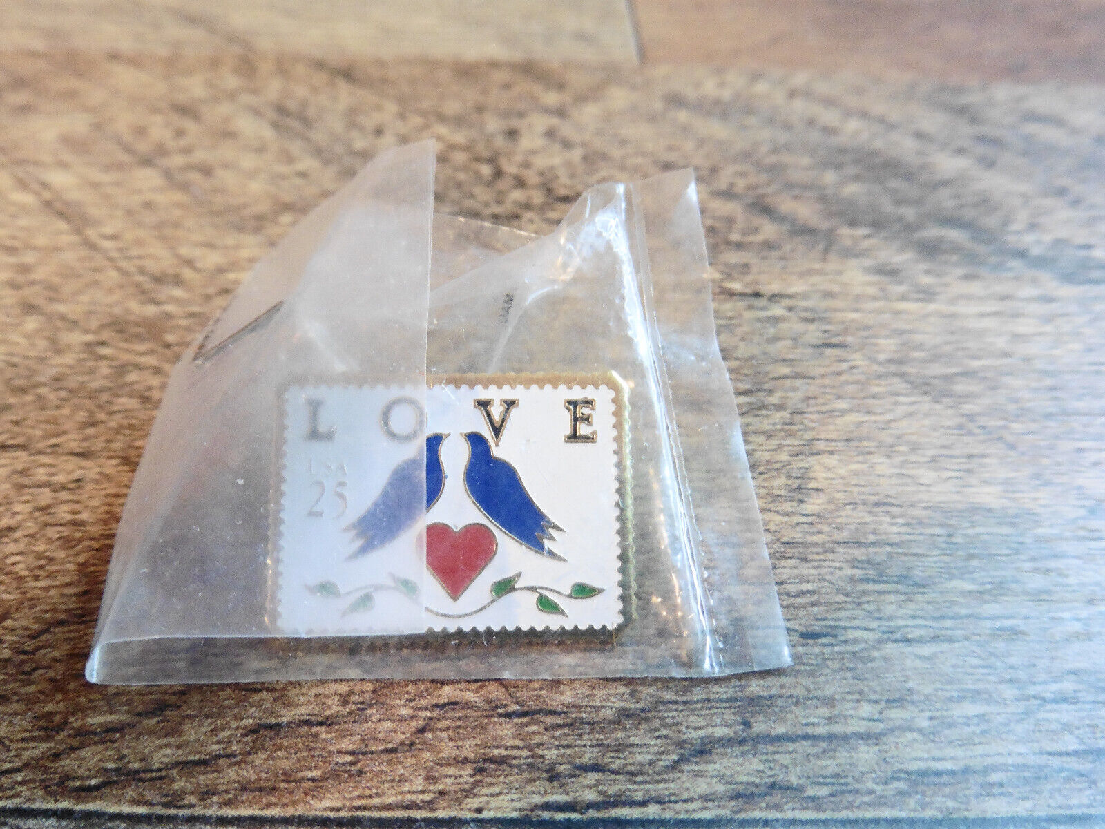 NEW Vintage USPS 1988 Love Bird 25 Cents Stamp Enamel Lapel Pin US Mail