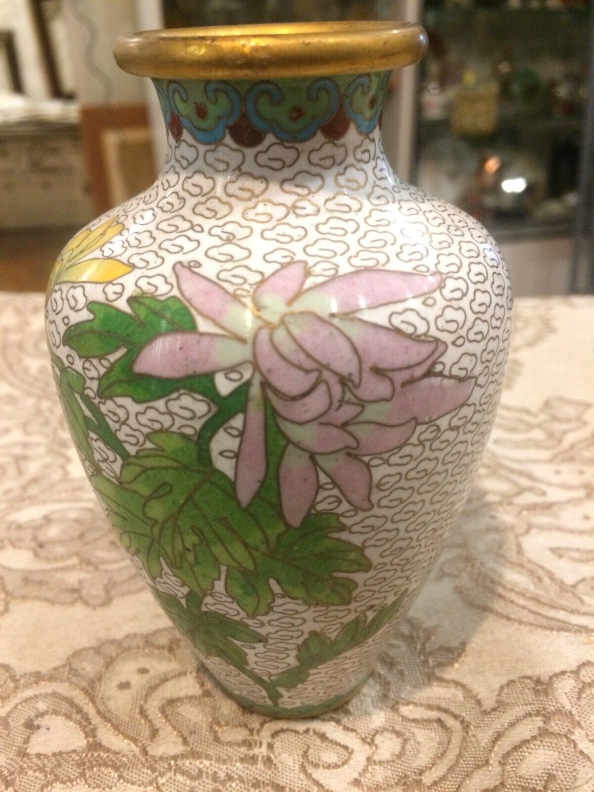 Vintage Antique Chinese Cloisonné  Flower Floral Vase  Size 2x6”