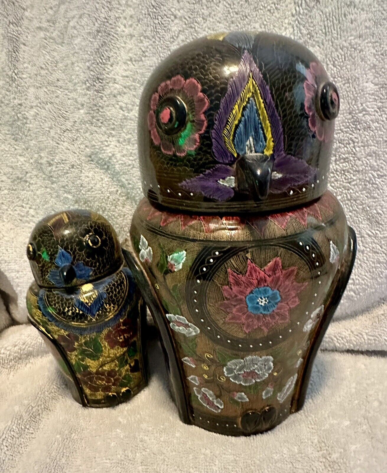 Two Thailand Black Lacquer Hand Painted Colorful Owl Boxes Lidded Figurines VTG