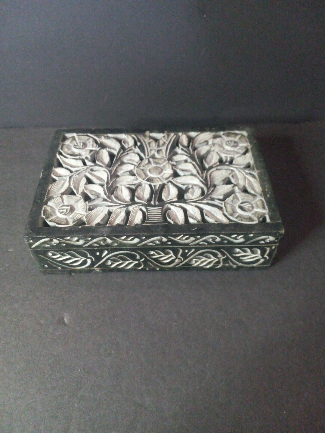 Vintage Hand Carved Soapstone Trinket Jewelry Box Hinged Lid 6\