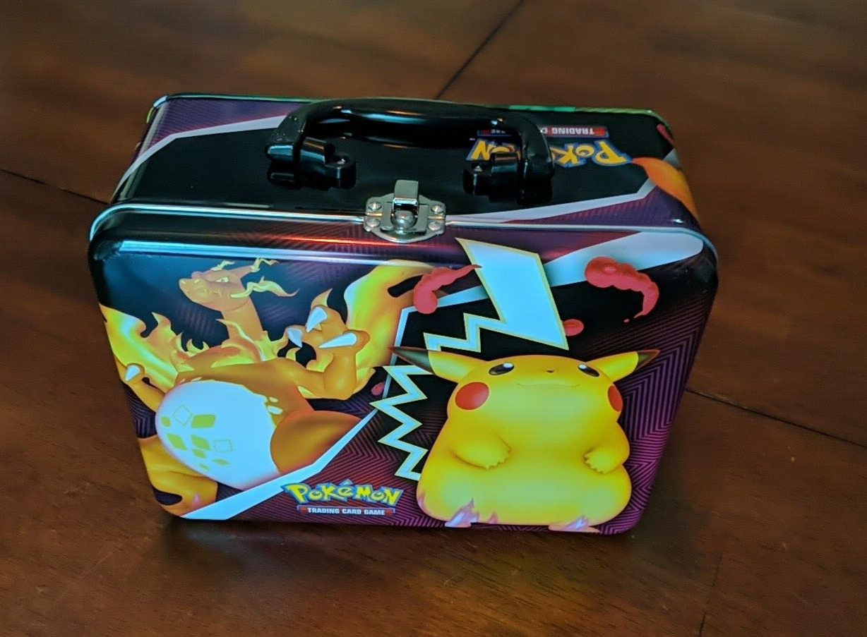 POKEMON TRADING CARD GAME 2017 SHINING LEGENDS COLLECTOR CHEST LUNCH Box TIN