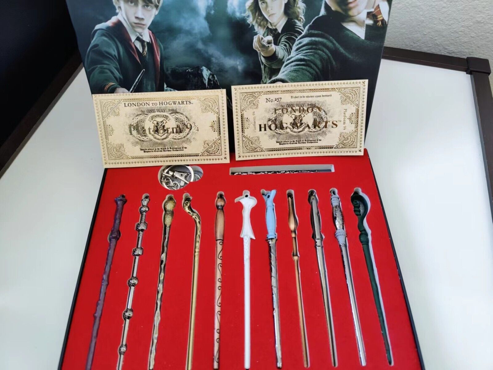 New Harry Potter 11 Magic Wands And Tickets Cards Great Gift Box Set