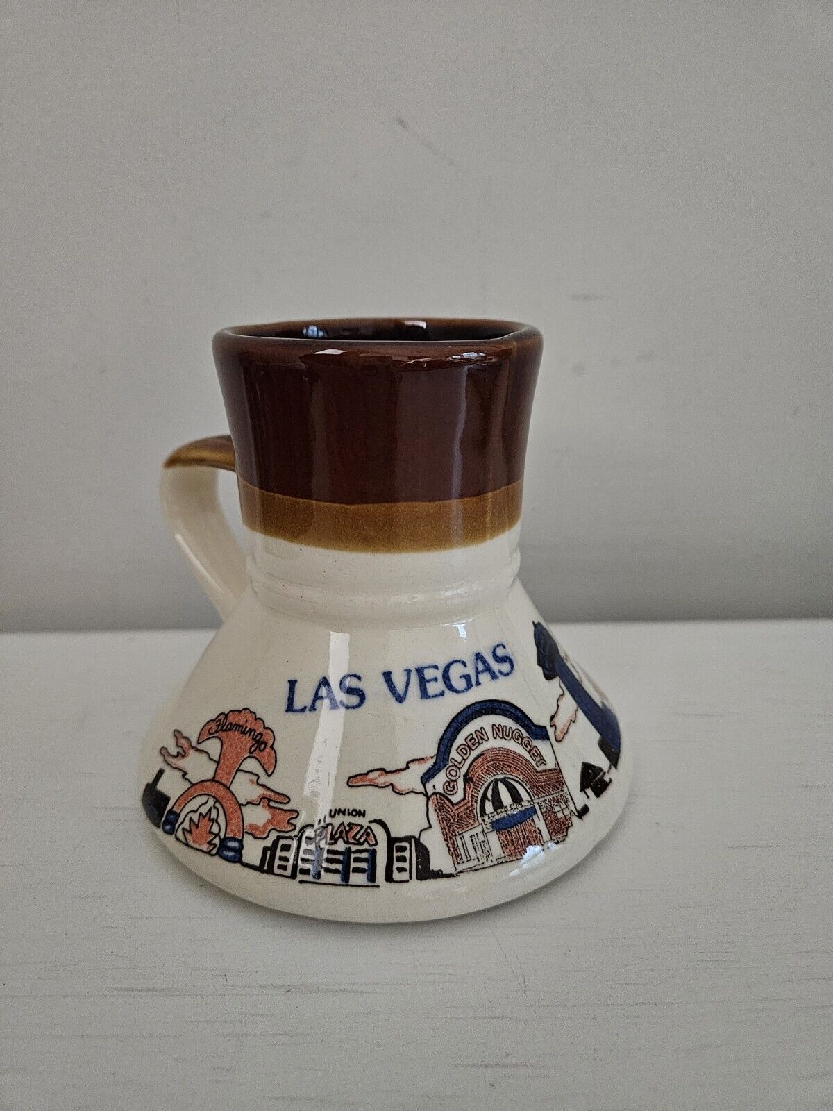 Vtg Beige Brown Las Vegas Nevada Casinos Ceramic No Spill Travel Coffee Cup Mug