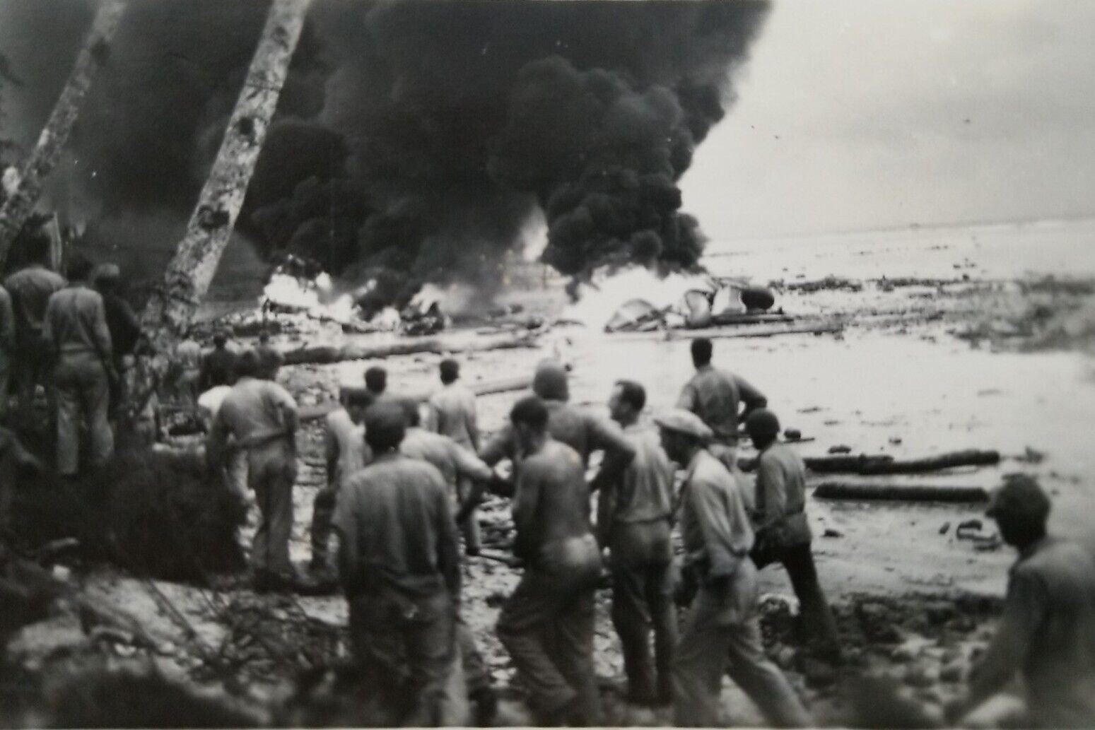 WW2 U.S. Army Soldiers Amidst Bombing & Destruction PHOTO ~ Military 
