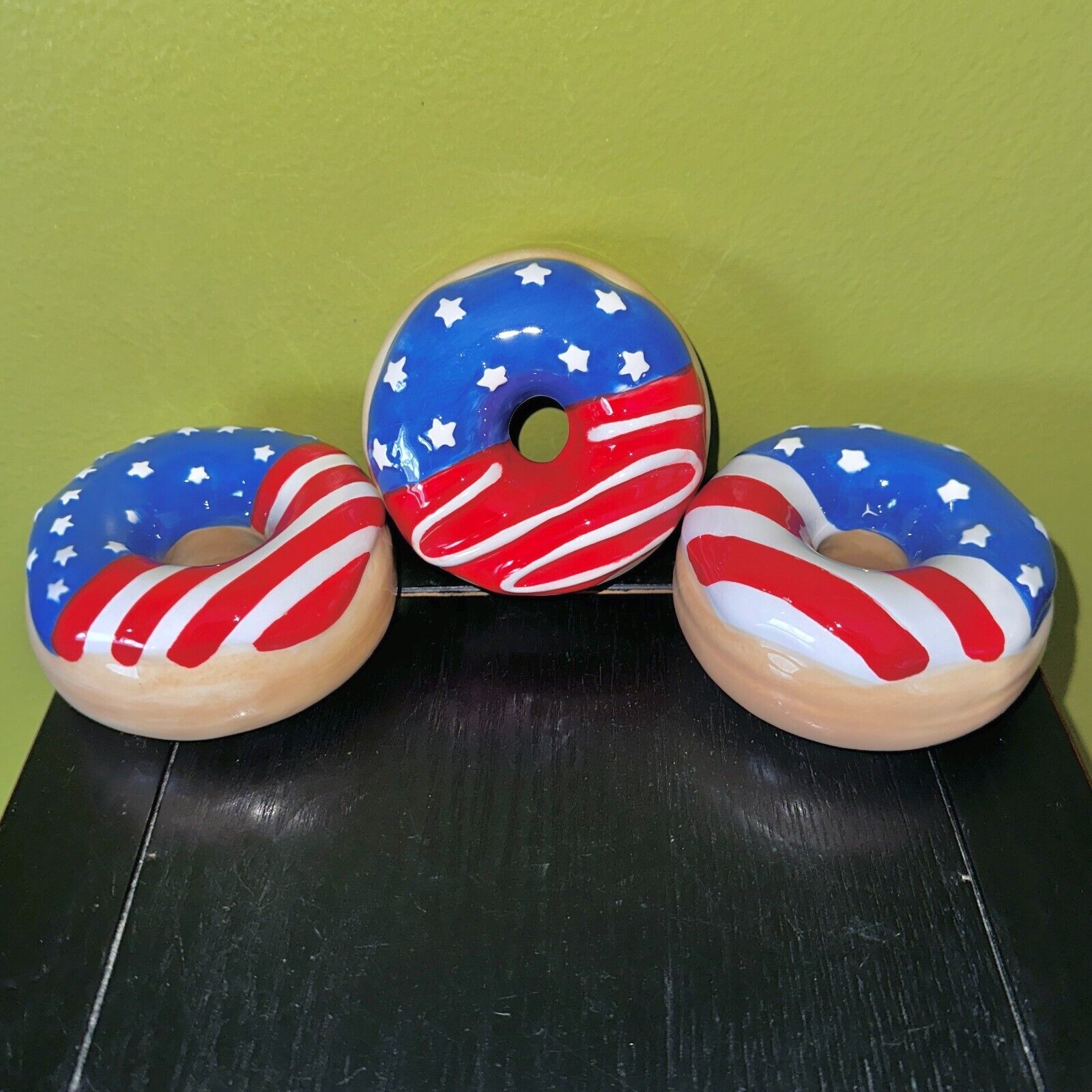 MARTHA STEWART July 4th Patriotic Stars & Stripes Ceramic Doughnuts Donuts NIB