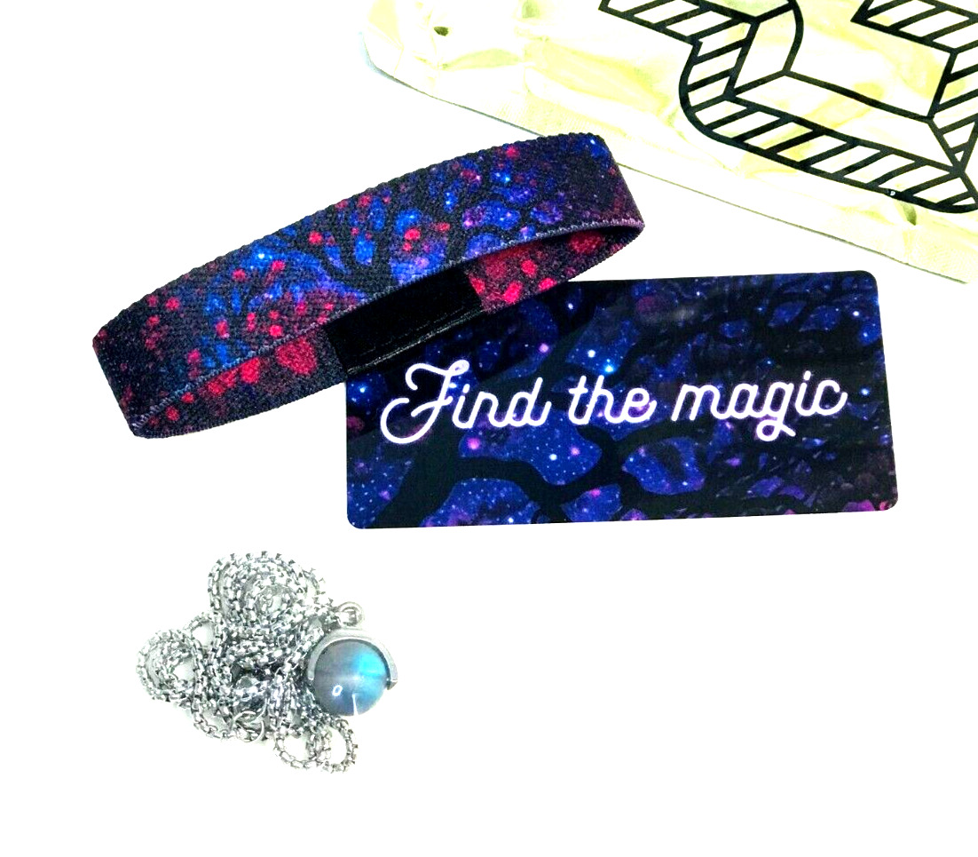 ZOX **FIND THE MAGIC** Silver Strap med Mys NIP Band w/Card & Necklace