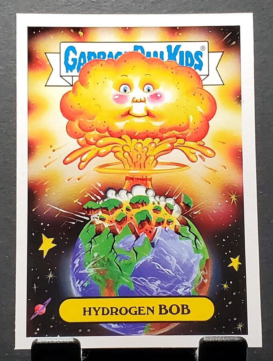 2017 Garbage Pail Kids #18b HYDROGEN BOB Adam-Geddon Nuclear sticker card☢️NM/MT