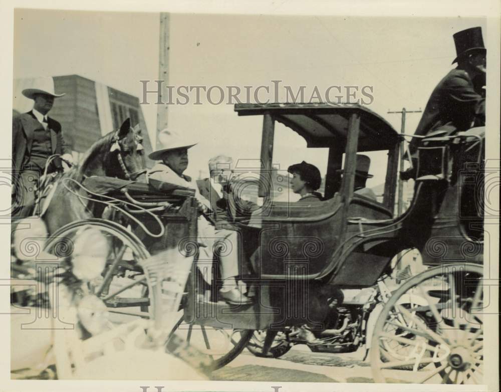 1936 Press Photo Governors E. W. Marland & Alf M. Landon at a parade in Oklahoma