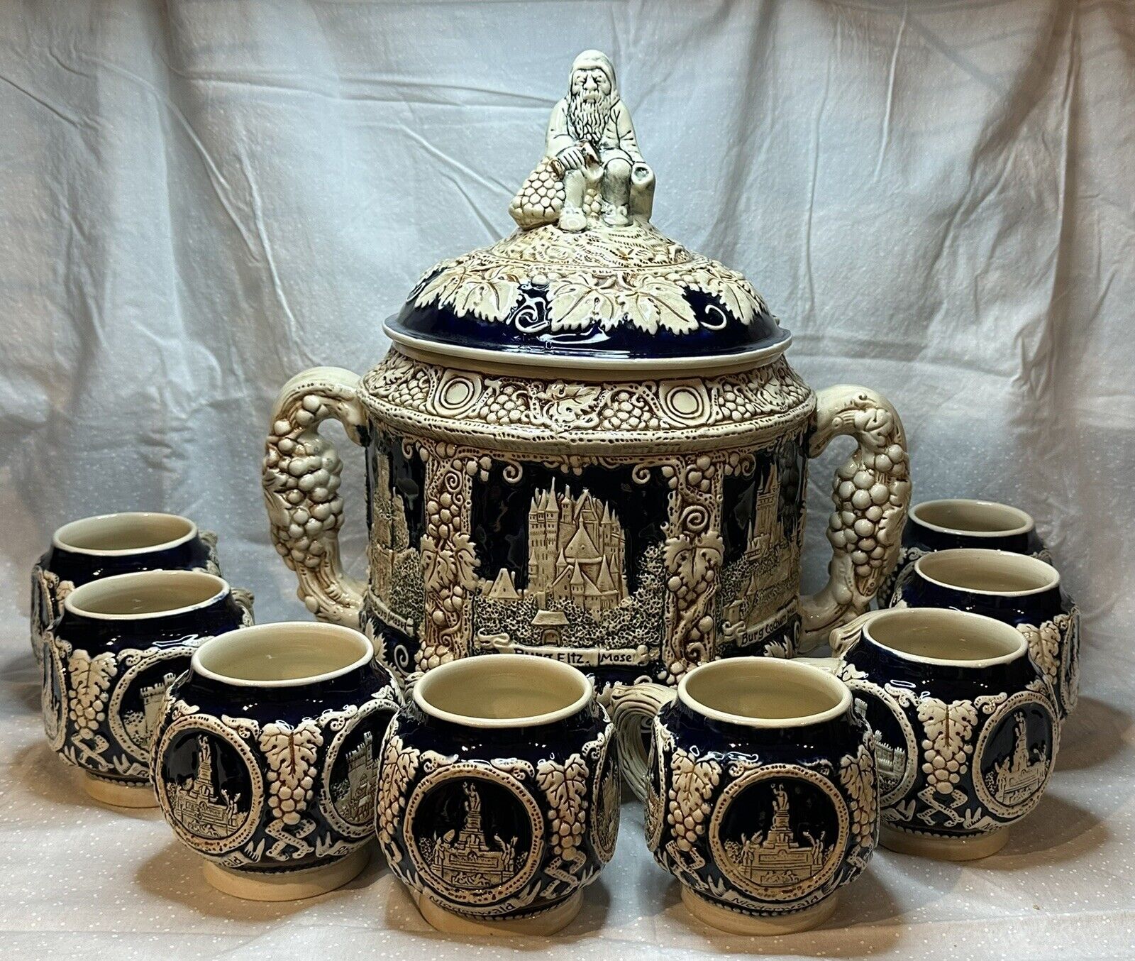 Vintage Marzi & Remy German Castles Punch Bowl / Tureen #2940 With 8 Cups #2935