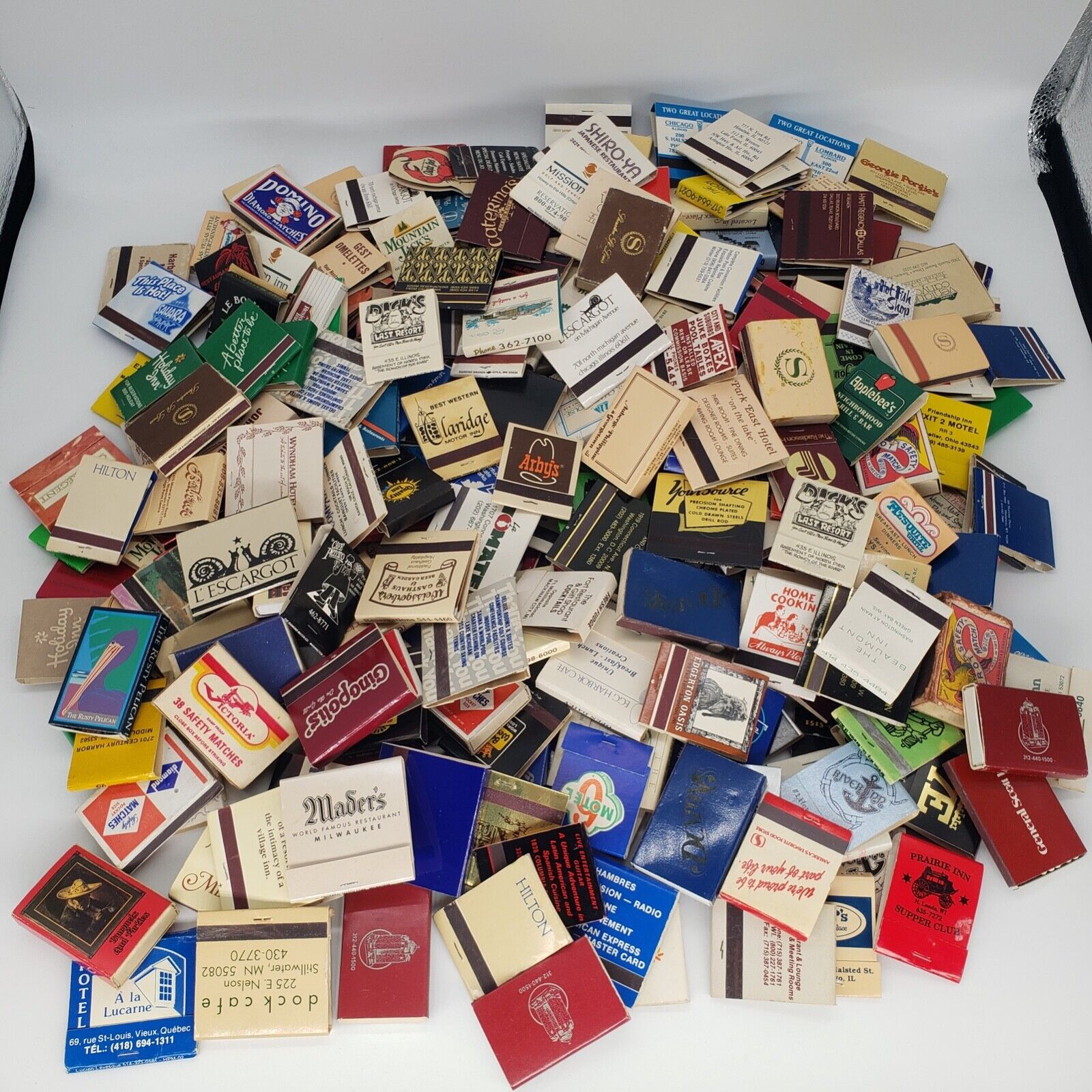 Large Lot Of Vintage Matchbooks, Many Unstruck, Unpicked, Over 270 Matchbooks
